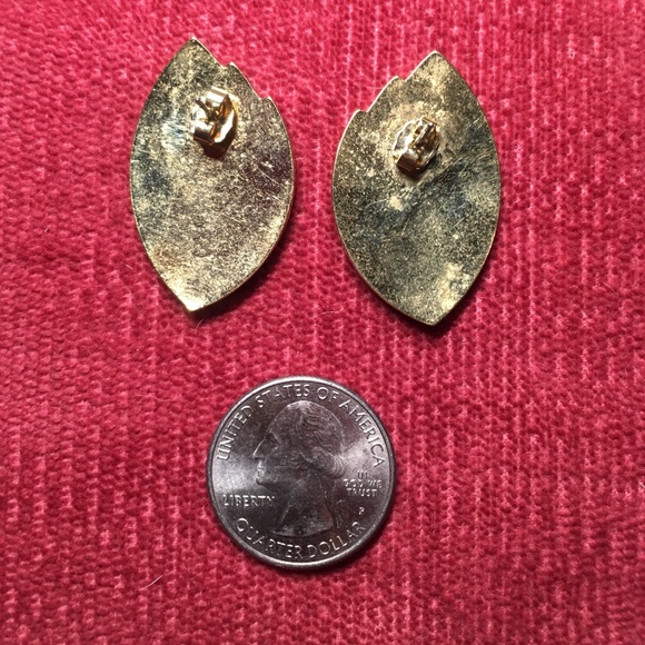 GLORIOUS Vintage enamel post earrings - Picture 4 of 5